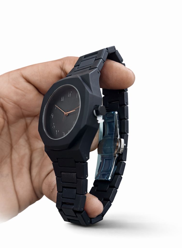 Matte Black Dial Wrist Watch with Modern Design